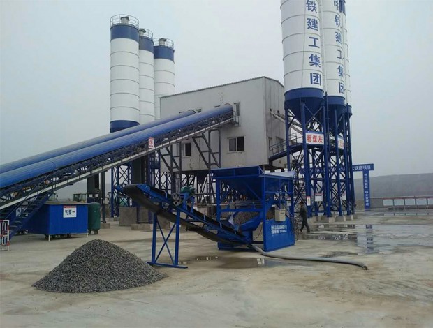 中鐵建工集團(tuán)陽大鐵路洗石機(jī)工作現(xiàn)場(chǎng)